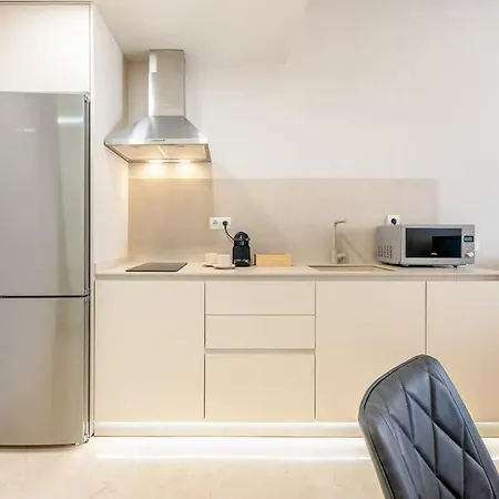 Vivendos - Ma16 - Capuchinos Parking Apartment *